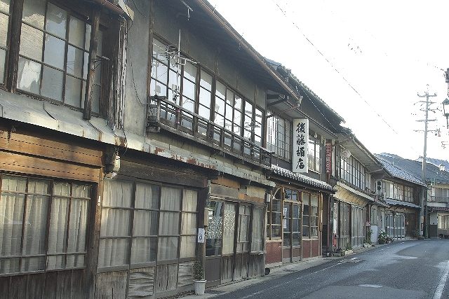 長屋の解体費用相場と施工方法を解説 解体の達人