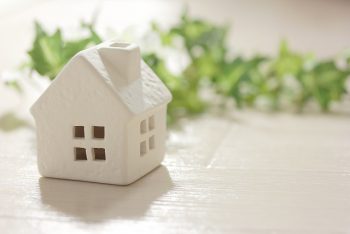 プレハブハウスに住みたい。価格や購入方法は？実際に住む際 ...